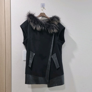 도호 블랙 퍼 카라 베스트 조끼