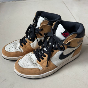 조던 1 레트로 하이 루키 오브 더 이어