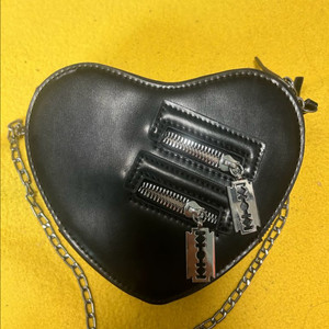 하트 지뢰계 가방 크로스백 블랙