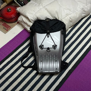 에르고(ERGO) 테크노 하드쉘 백팩 - 실버