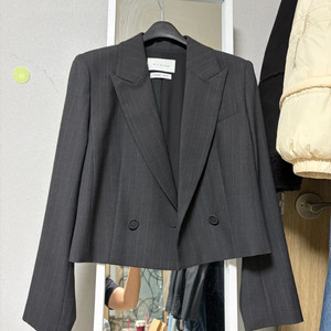 여성 스트라이프미샤 크롭 정장 55