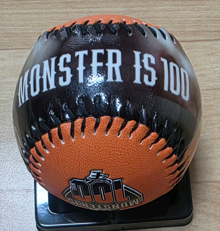 류현진 한화 100승 기념구 친필 싸인볼 이미지