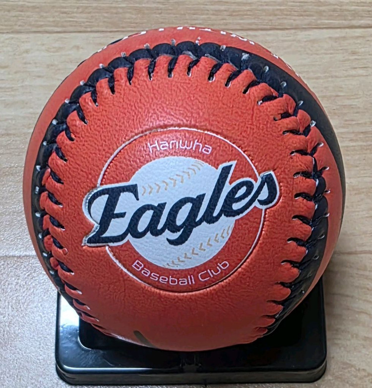 류현진 한화 40th 레거시 기념구 친필 싸인볼 이미지