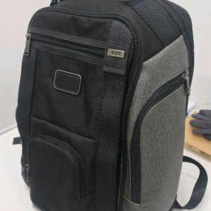 투미 알파브라보 헤드릭 디럭스