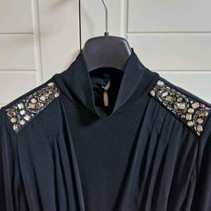 예츠 쉬폰 셔링 원피스 (오즈세컨보브럭키슈에뜨에고이스트지컷시슬리온앤온헤지스쥬크듀엘시스템sjsj마쥬산드로)