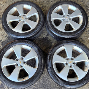 크루즈 라프 라세티프리미어 17인치휠타이어 2155017 pcd105 팝니다