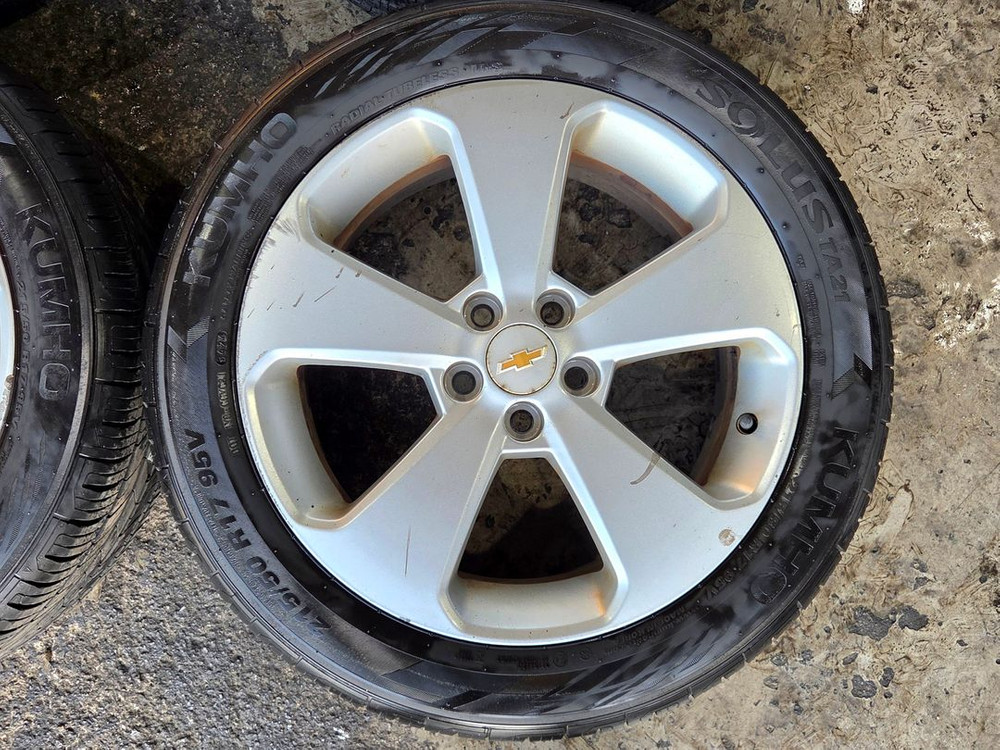 크루즈 라프 라세티프리미어 17인치휠타이어 2155017 pcd105 팝니다--2