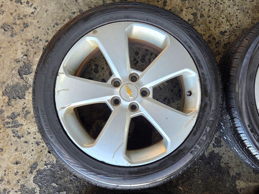 크루즈 라프 라세티프리미어 17인치휠타이어 2155017 pcd105 팝니다--3