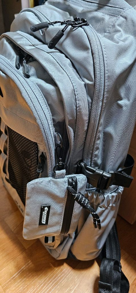 디스커버리 백팩 에어글라이드 28 그레이 새제품--1