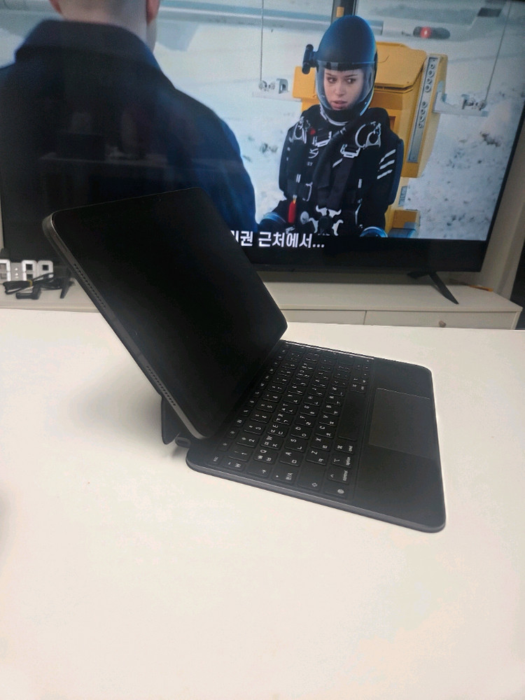 2025 아이패드 프로 M4 셀룰러 공기계 512Gb 정품 매직키보드 케이스 쿨매! 원가 255만원--7