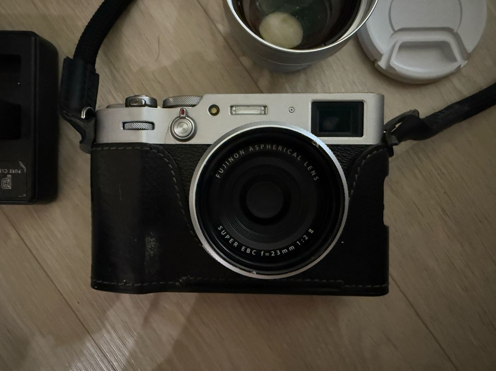 후지 x100v 실버 + Neewer 1.5배 망원렌즈--1