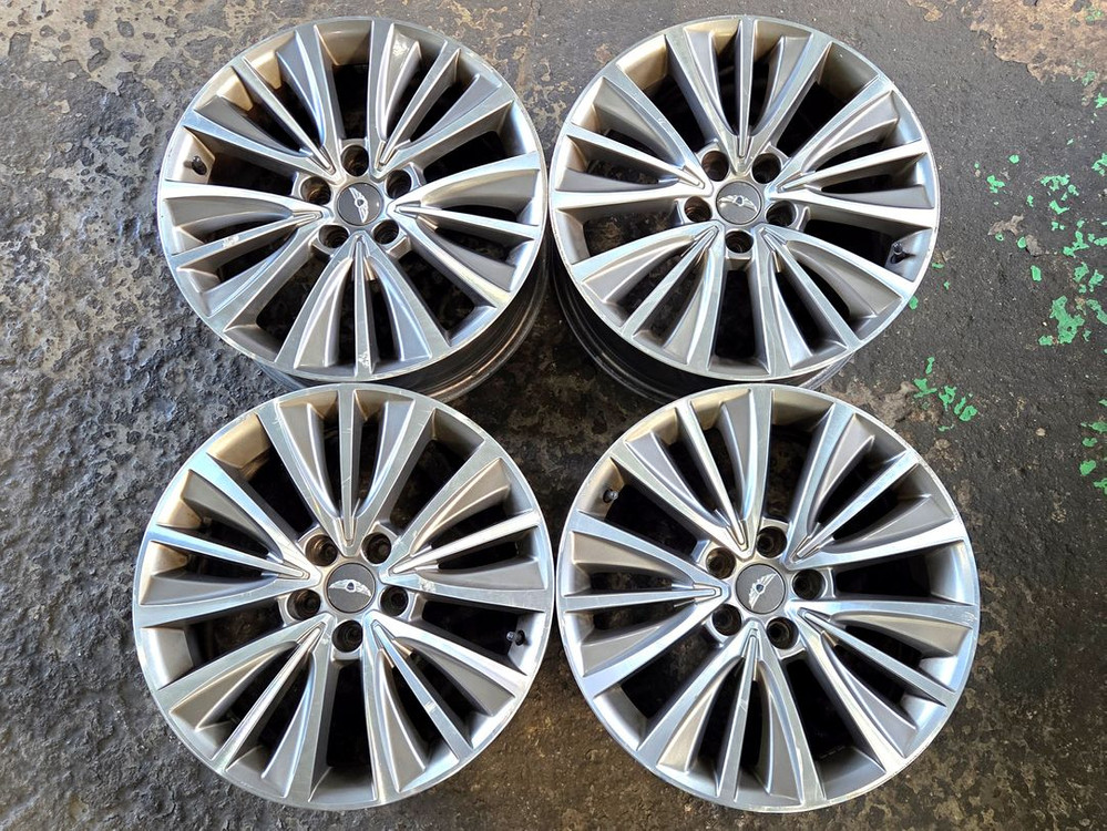 제네시스BH 후기형 18인치휠 pcd114.3 현대 기아 삼성 등 팝니다--0