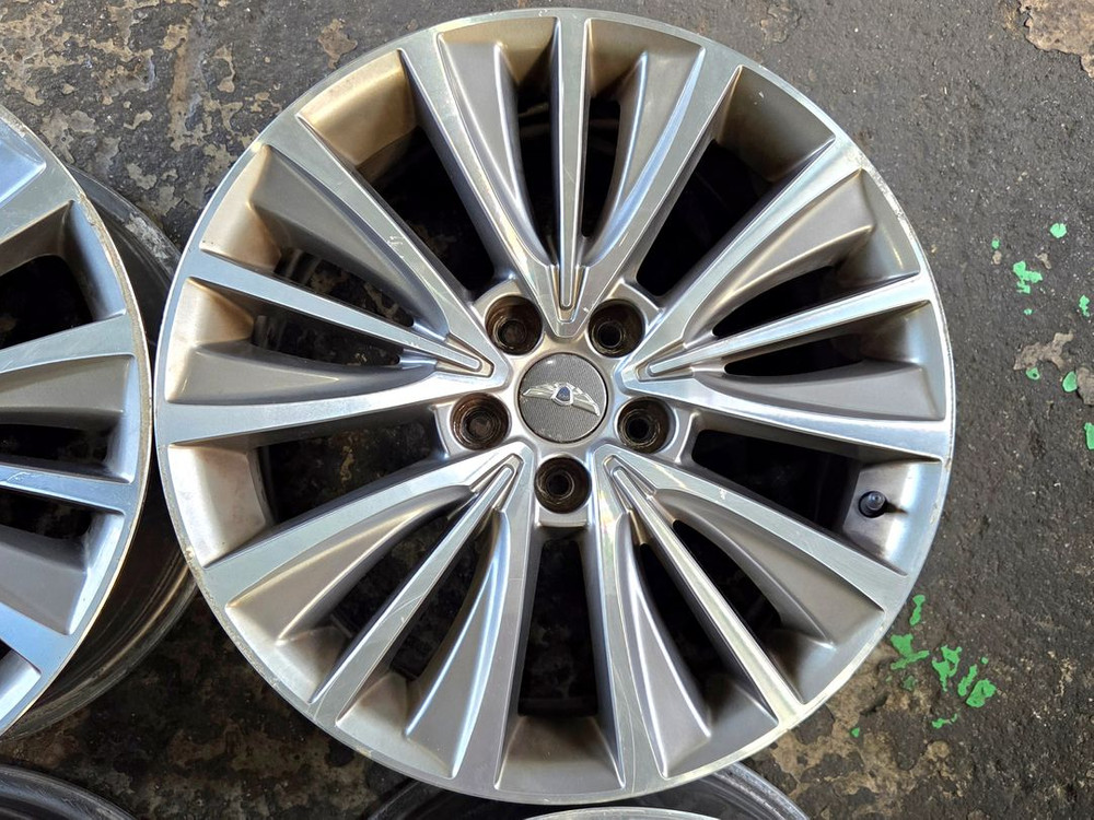 제네시스BH 후기형 18인치휠 pcd114.3 현대 기아 삼성 등 팝니다--2