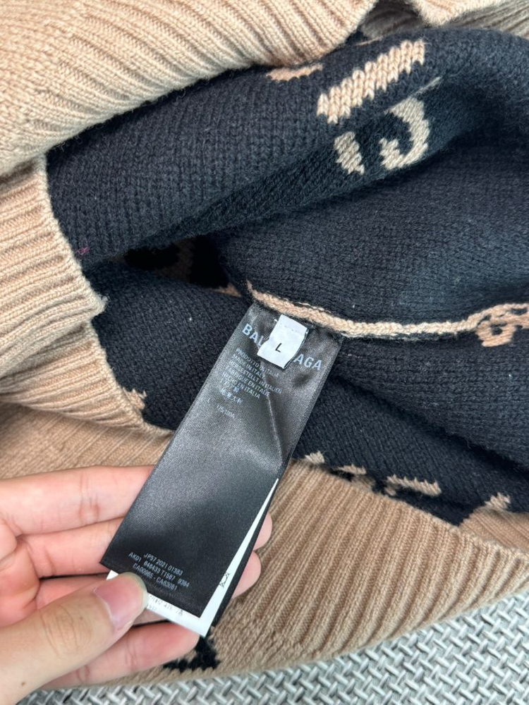 발렌시아가 멀티로고 니트--5