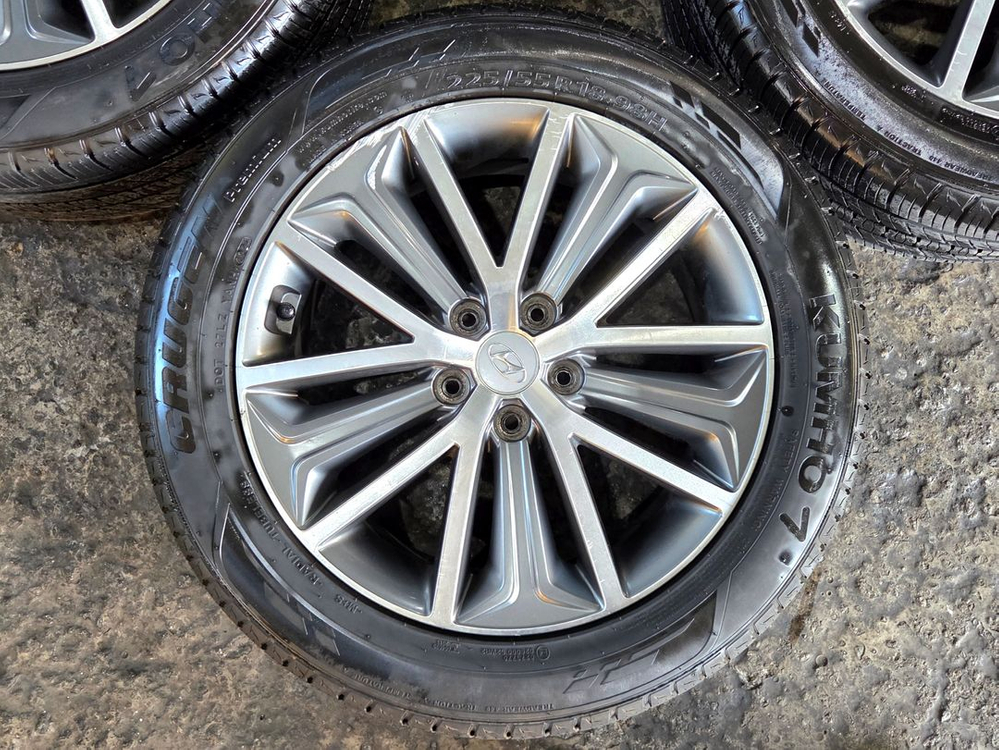 올뉴투싼 18인치휠타이어 2255518 셋트 pcd114.3 팝니다 스포티지 투싼 qm5 등--1