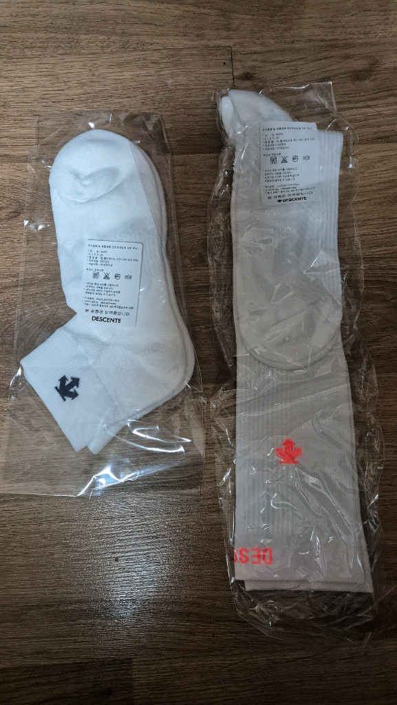 데상트 러닝 양말(JTBC대회) 2개 M(270)사이즈 2개--1