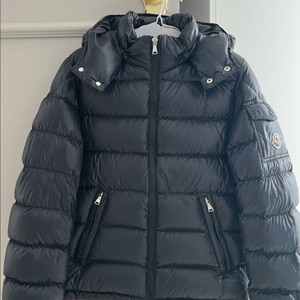 몽클레어 뉴마야 패딩 14Y네이비색상