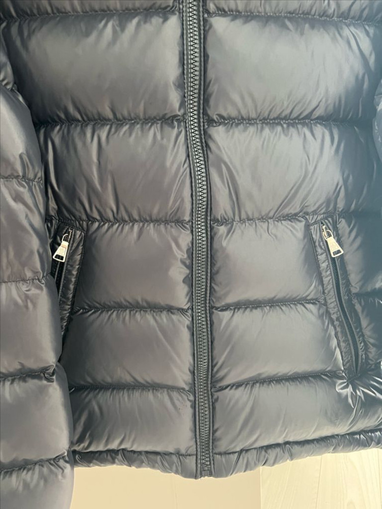 몽클레어 뉴마야 패딩 14Y네이비색상--3