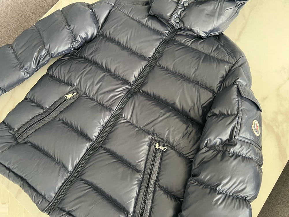 몽클레어 뉴마야 패딩 14Y네이비색상--5