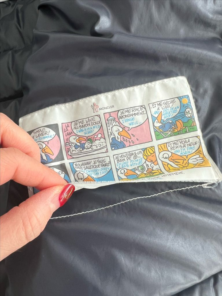 몽클레어 뉴마야 패딩 14Y네이비색상--9