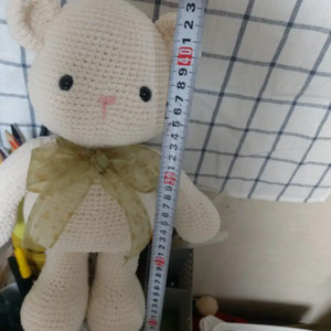 핸드메이드 뜨개질 곰인형 (리본 장식)