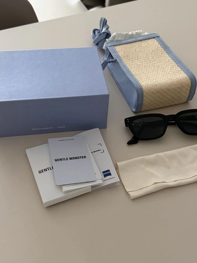 젠틀몬스터 제니 xoxo01 엑스오엑스오 블랙 젠몬 선글라스 제니가든 이미지