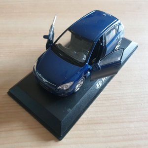 자동차 피규어 모형>WELLY HYUNDAI i30 BLUE 1:34