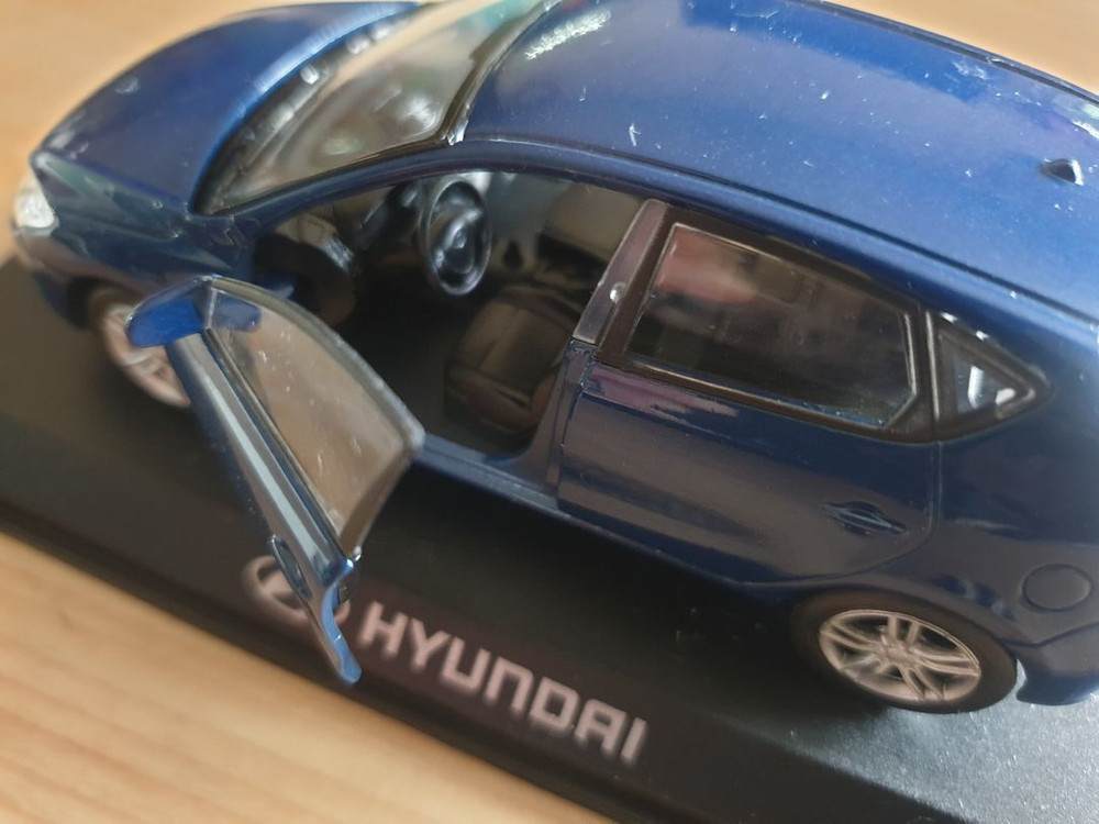 자동차 피규어 모형>WELLY HYUNDAI i30 BLUE 1:34--4