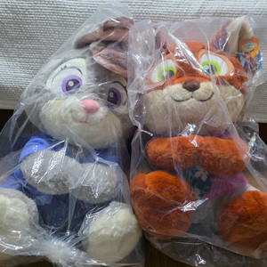 디즈니 주토피아 주디, 닉 대형 인형 새상품 판매합니다.