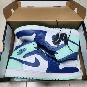 나이키에어조던1미드민트블루 새상품