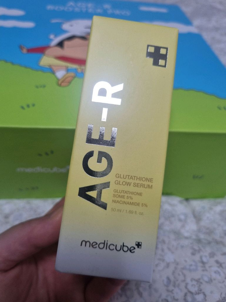 미개봉 새상품 메디큐브 에이지알 부스터프로 짱구 에디션+글루타치온 글로우 앰플 50ml 새상품 피부케어기기--7