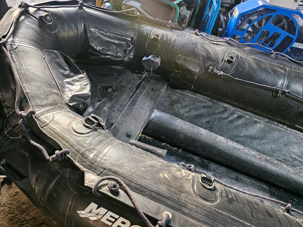 하이파론보트 레저보트 고무보트 스쿠바다이빙 낚시보트 이미지