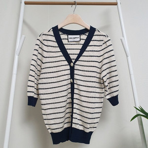 칼라거펠트 스트라이프 반팔가디건 이미지