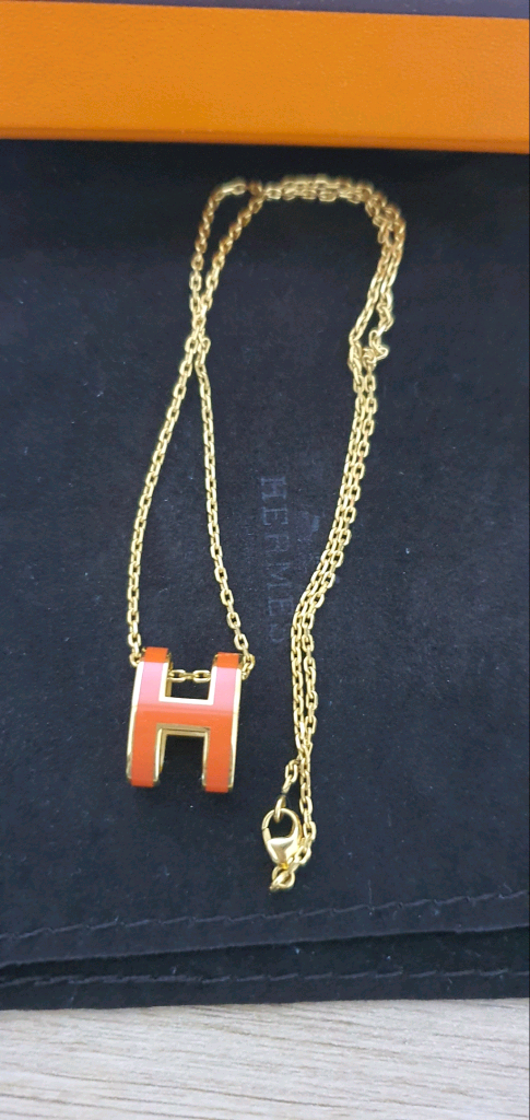 에르메스 팝아슈 목걸이 새상품급 정품(감정O)구찌프라다루이비통디올고야드샤넬셀린느불가리반클리프보테가생로랑가방--2