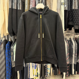 루이비통 LV 엠브로이더드 저지 집 스루 후드 이미지