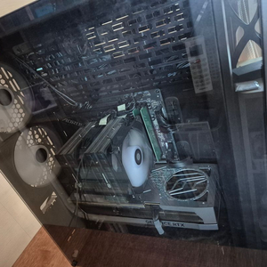 4090 136k 램32G 990PRO 2TB 완본체 판매합니다