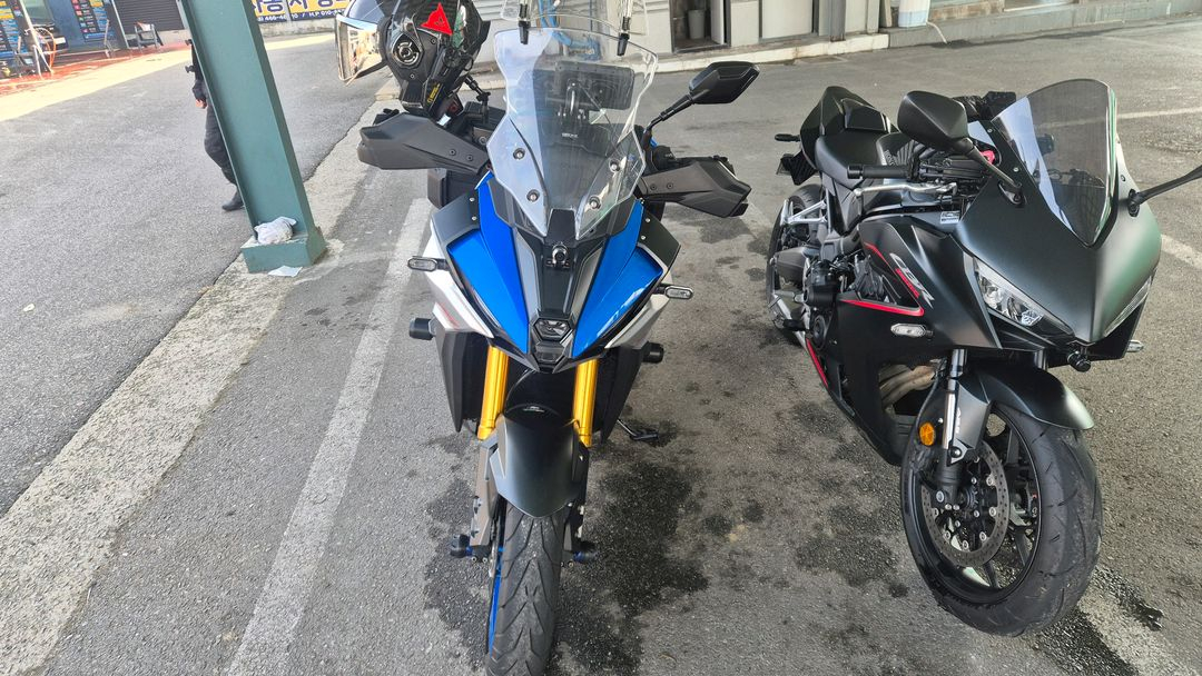 GSX-S1000GX 이미지