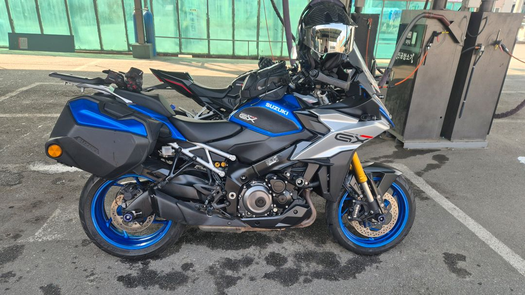 GSX-S1000GX 이미지
