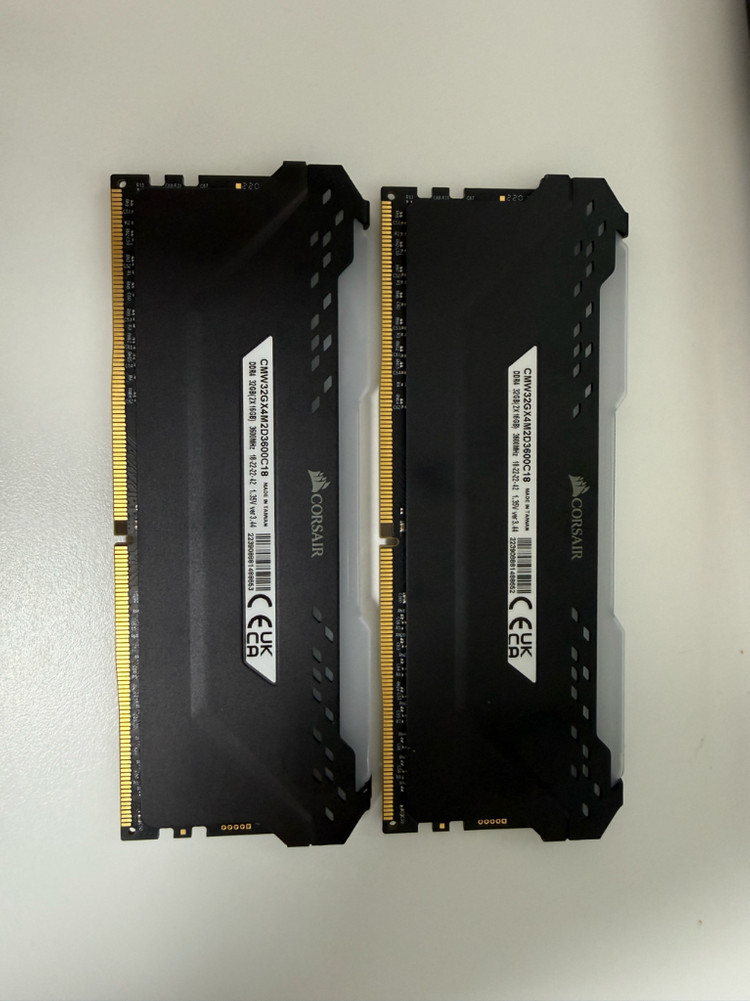 커세어 DDR4 3600 32GB 메모리 16GB 2개 세트--1