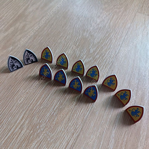 레고 캐슬방패 13개 일괄 판매합니다.