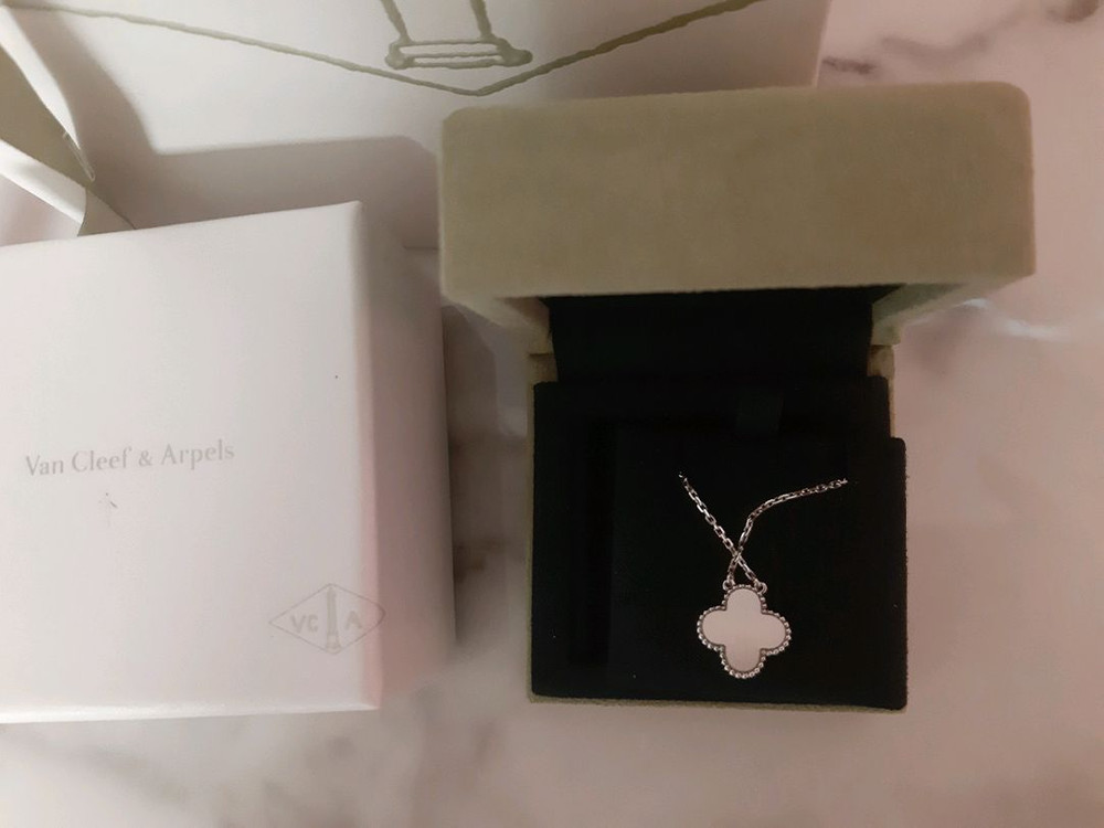 반클리프앤아펠 2020 홀리데이 기요세 다이아 목걸이--1