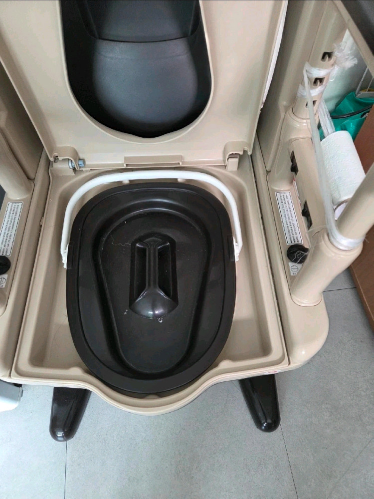 의료용 이동식 화장실 의자--3