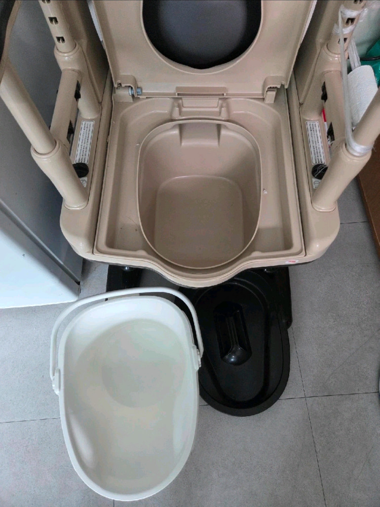 의료용 이동식 화장실 의자--7