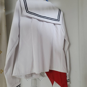 애니메이션 느낌 세일러복 상의