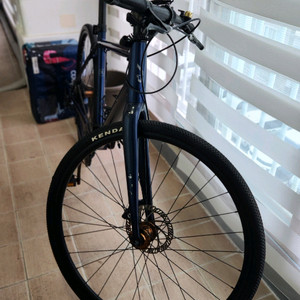 브릭 700c 하이브리드 자전거