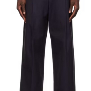 우영미 플리츠 팬츠 네이비 사이즈50 미시착 새제품 팝니다 이미지