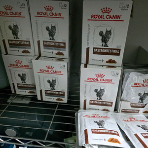 로얄캐니 가스트로캣 파우치 판매합니다. 오리지널 모더레이트칼로리