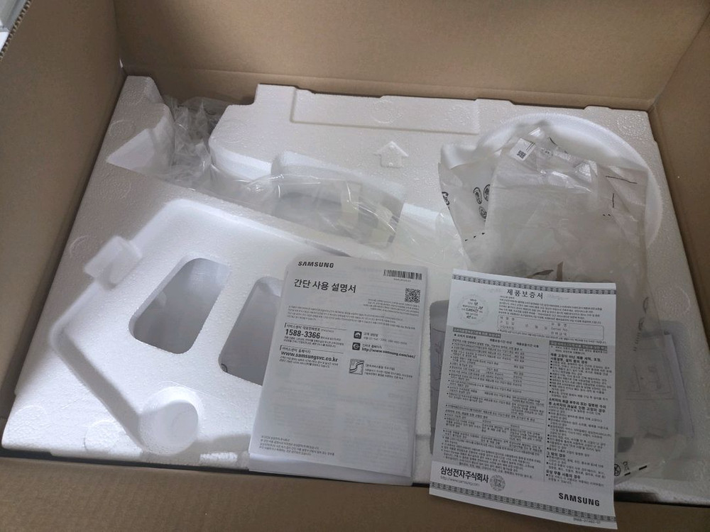 삼성전자 오디세이 G7 S27DG700 4K(UHD) 144hz 27인치 모니터 팝니다! 이미지