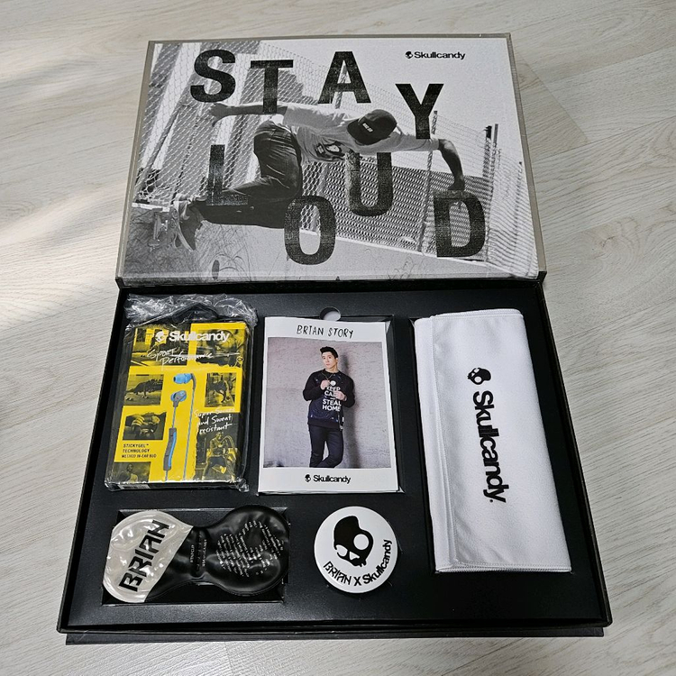 플라이투더스카이 환희 브라이언 친필사인 CD / 한정판 스컬캔디 + 사인 / 포토캘린더 포함 일괄 판매--5