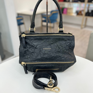 [중고명품 럭스올 울산점] 지방시 판도라백 미듐 13L5252004